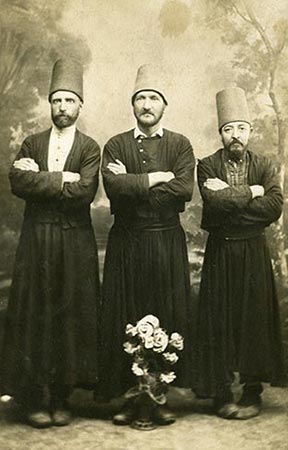 Yenikapı Mevlevihânesi'nden üç mevlevi dervişi