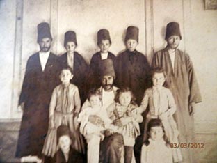 Yenikapı Mevlevihâsesi Sertabbahlarından Hacı Kemal Efendi ve ailesi